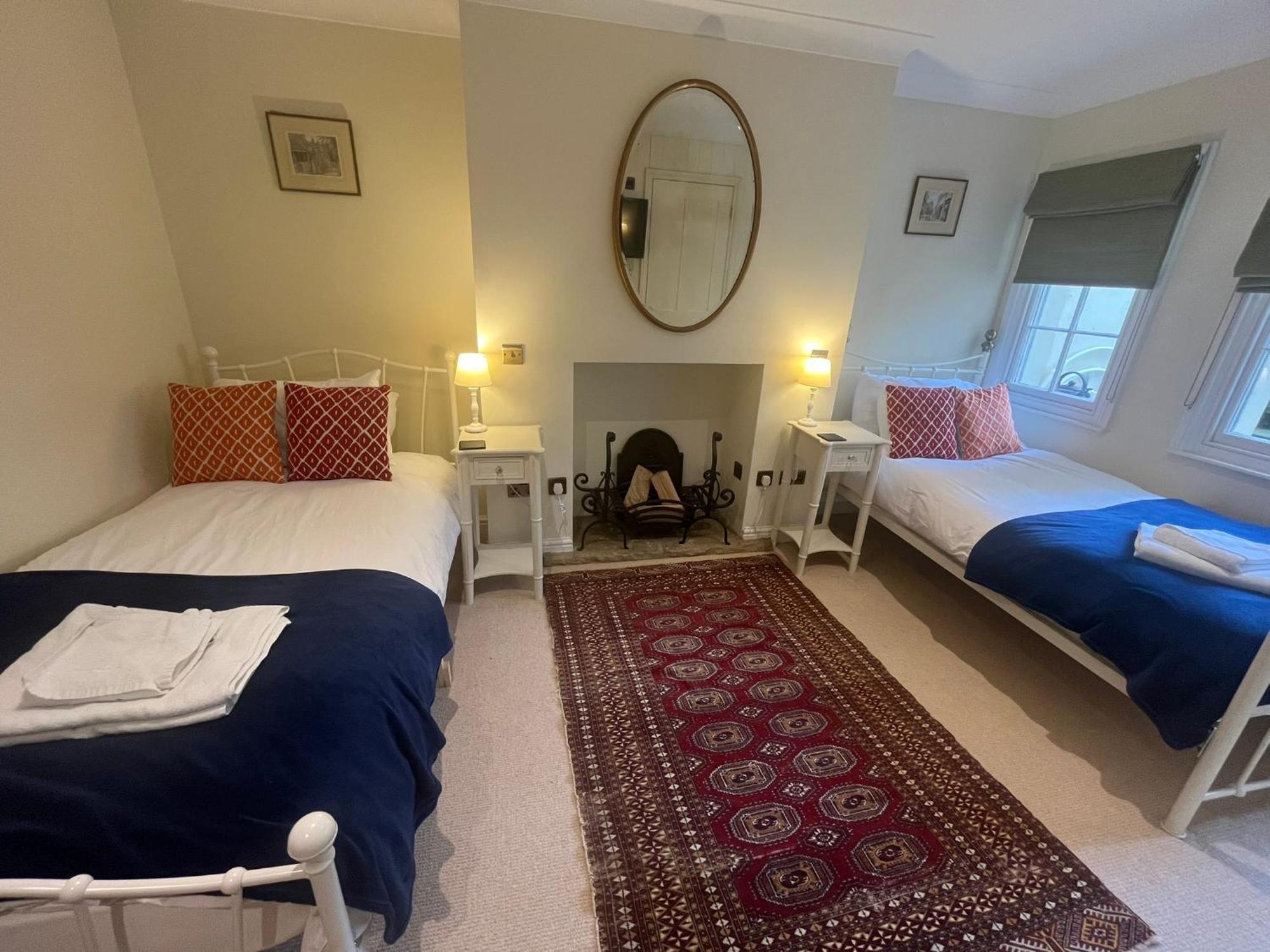 The Portland Guesthouse Челтнъм Екстериор снимка